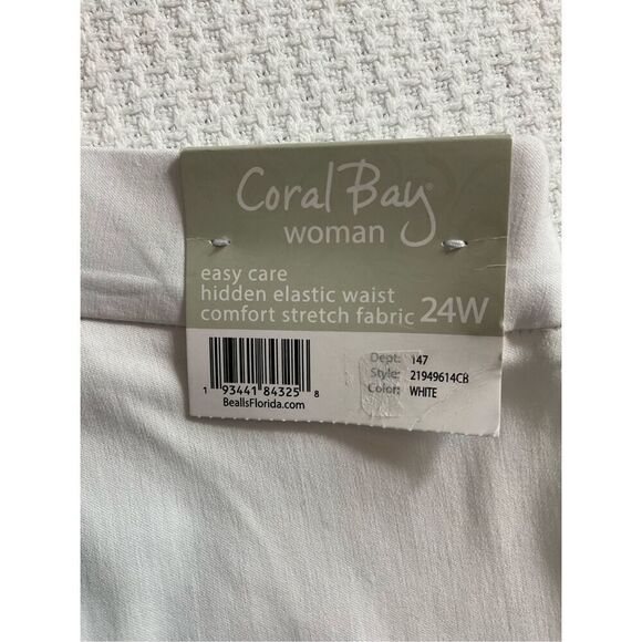 CORAL BAY WOMAN’S 24W White Capris - Picture 4 of 6